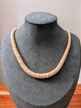 Vintage Santo Domingo Graduated Melon Shell Heishi Necklace 16"